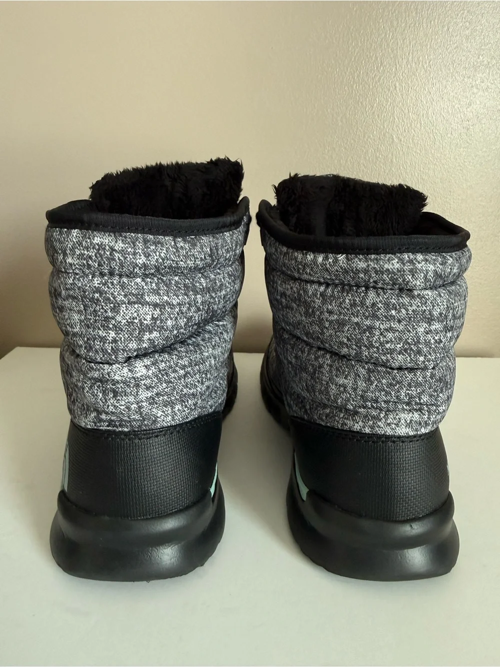 The North Face Women's ThermoBall Lace II Boot‎ Black Grey Puffer Lace-up Size 8